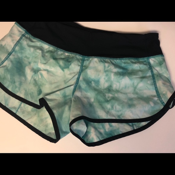 Lululemon Speed Short 2-way stretch - Picture 3 of 6